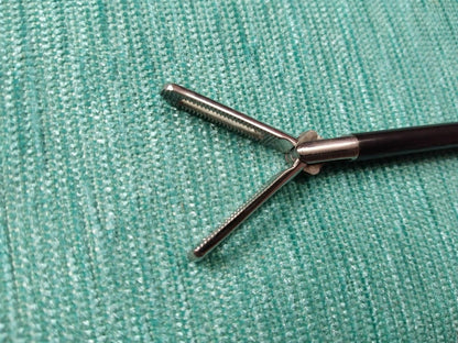Bowel Grasper with Fiber Handle